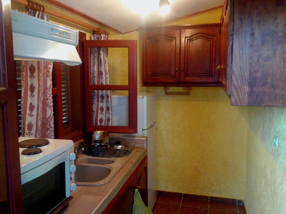 Sunrise Apartments باليكاسترون المظهر الخارجي الصورة