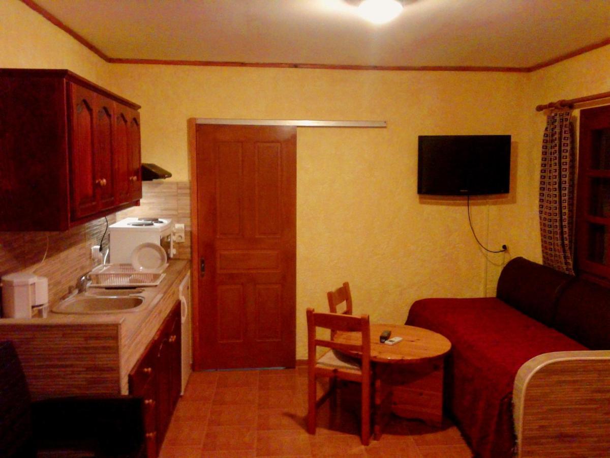 Sunrise Apartments باليكاسترون المظهر الخارجي الصورة