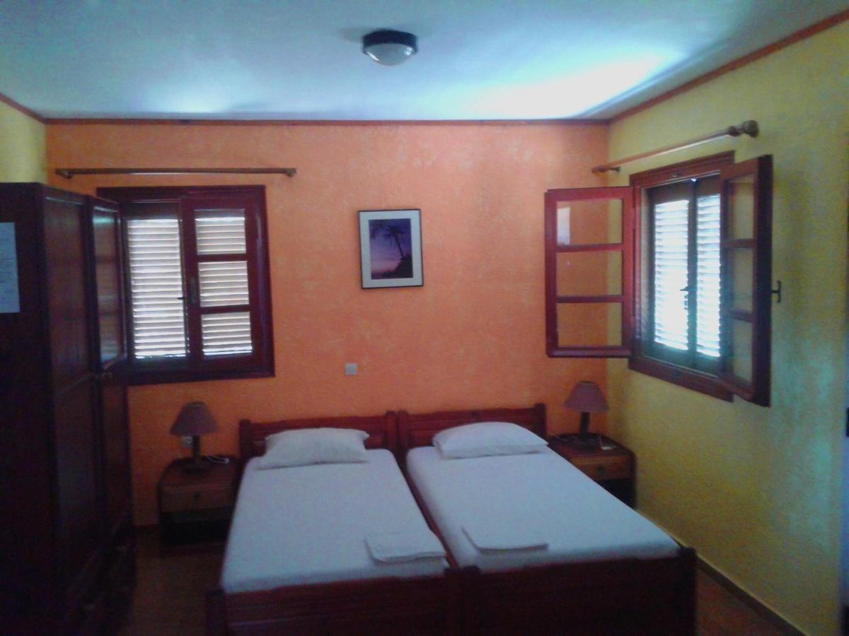 Sunrise Apartments باليكاسترون المظهر الخارجي الصورة